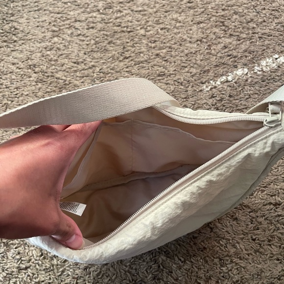 uniqlo bag - Picture 2 of 6